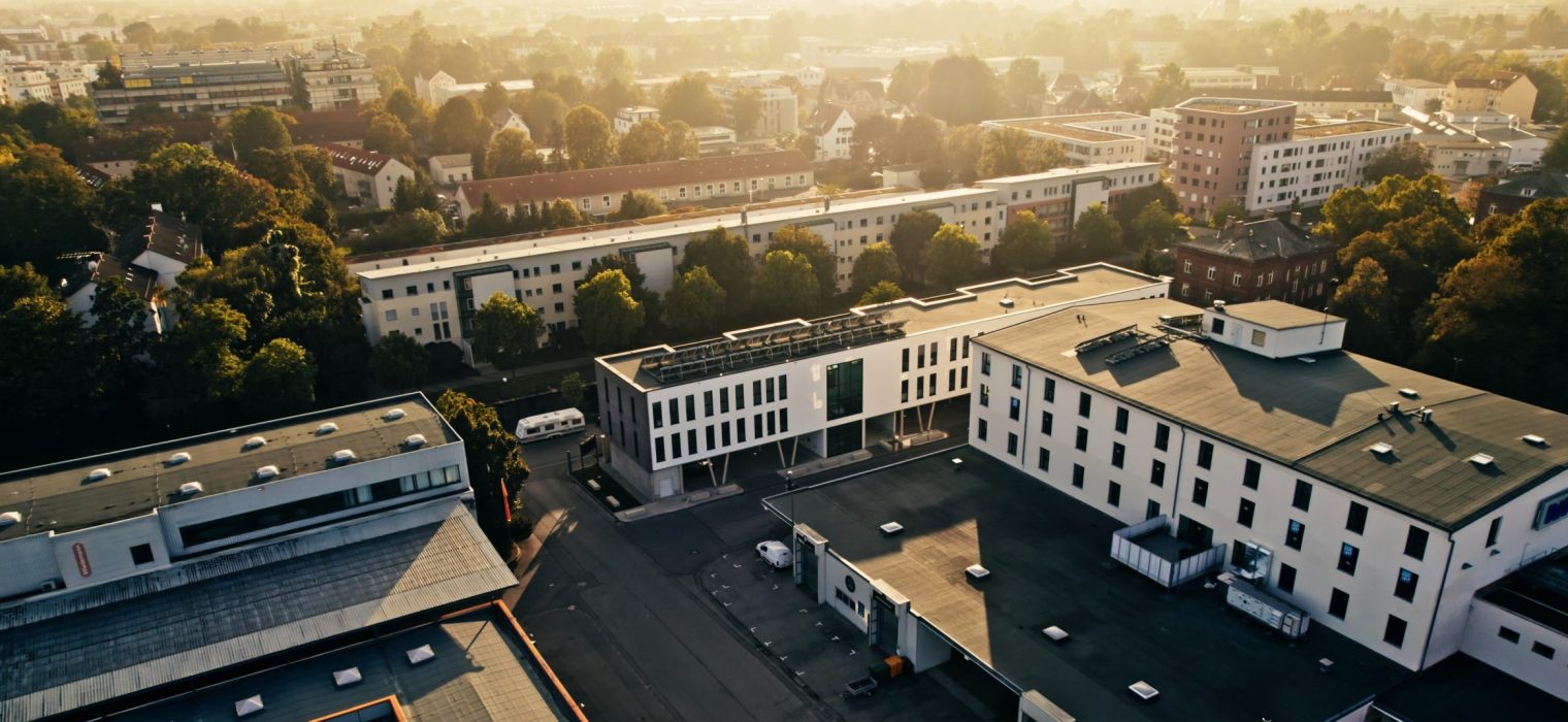 Erleben Sie die Entstehung eines fesselnden Imagefilms für SEO-Werk in Augsburg. Von der sorgfältigen Planung bis zur meisterhaften Umsetzung - entdecken Sie, wie wir bei OHA Film Visionen zum Leben erwecken.